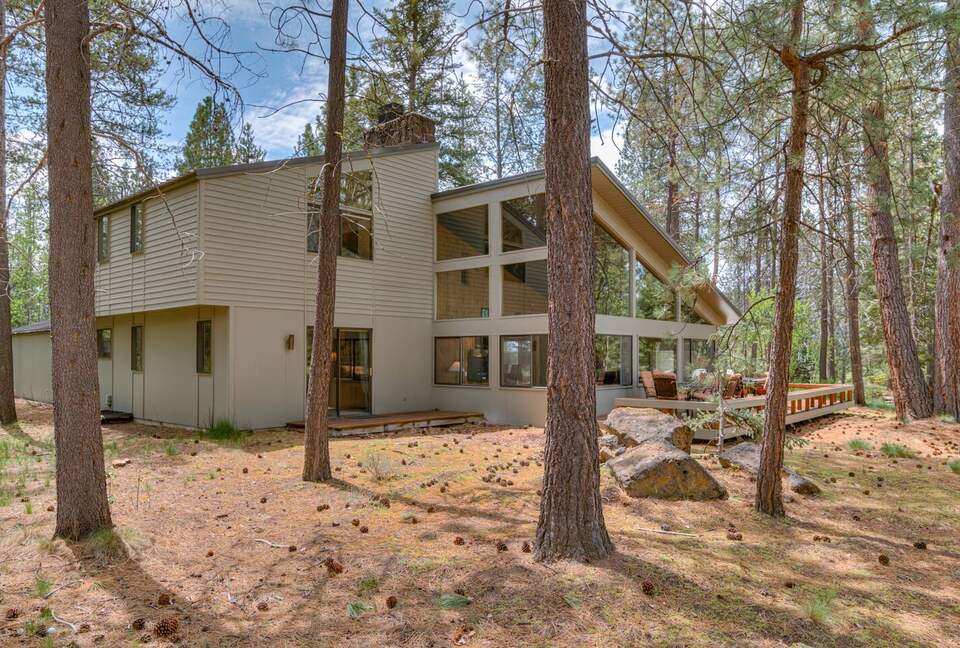 Spacious Sunriver Retreat Near the Deschutes River - Sunriver, Oregon