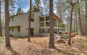 Spacious Sunriver Retreat Near the Deschutes River - Sunriver, Oregon