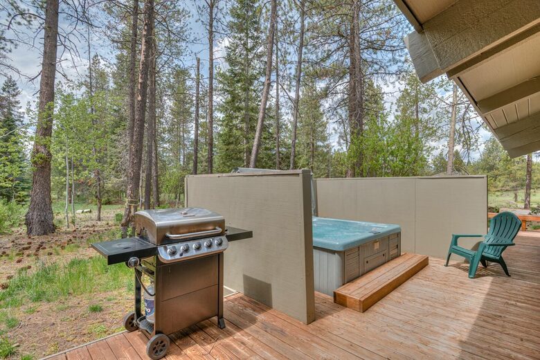 Spacious Sunriver Retreat Near the Deschutes River - Sunriver, Oregon