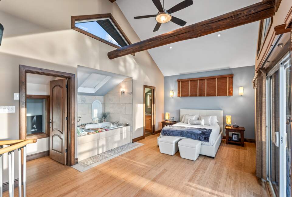 Kawartha Lakeside Landing - Fenelon Falls, Canada