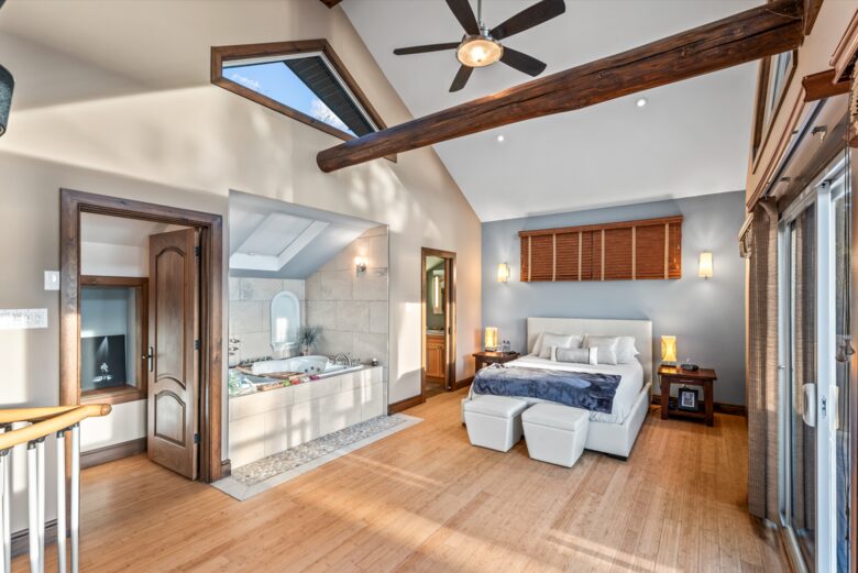 Kawartha Lakeside Landing - Fenelon Falls, Canada