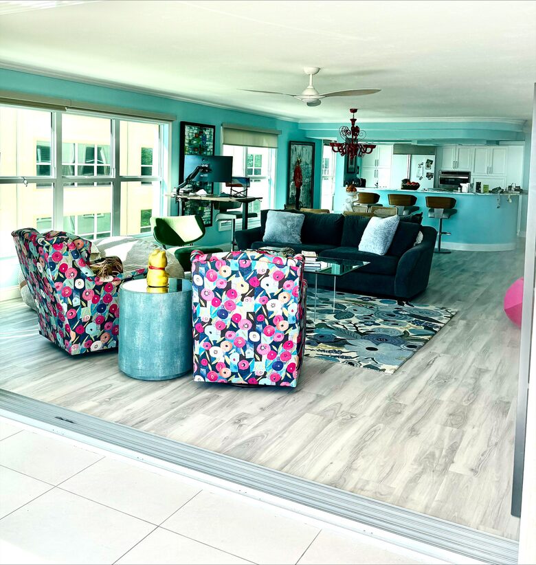 Newly updated beach front condo on the best shelling beach in Florida - Sanibel, Florida