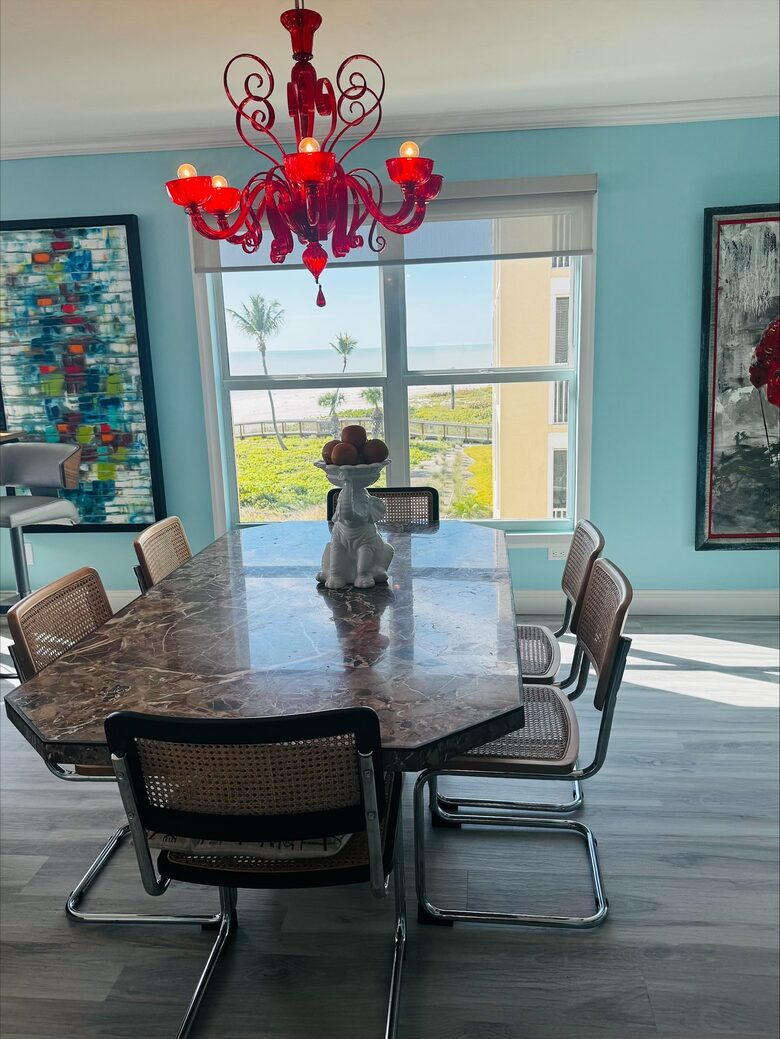 Newly updated beach front condo on the best shelling beach in Florida - Sanibel, Florida