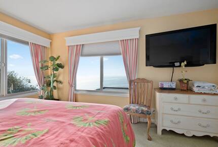 Oceanfront Rio Del Mar Retreat with Panoramic Views - Aptos, California