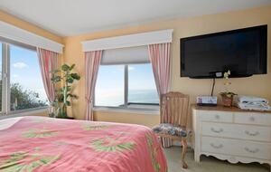 Oceanfront Rio Del Mar Retreat with Panoramic Views - Aptos, California