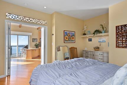 Oceanfront Rio Del Mar Retreat with Panoramic Views - Aptos, California