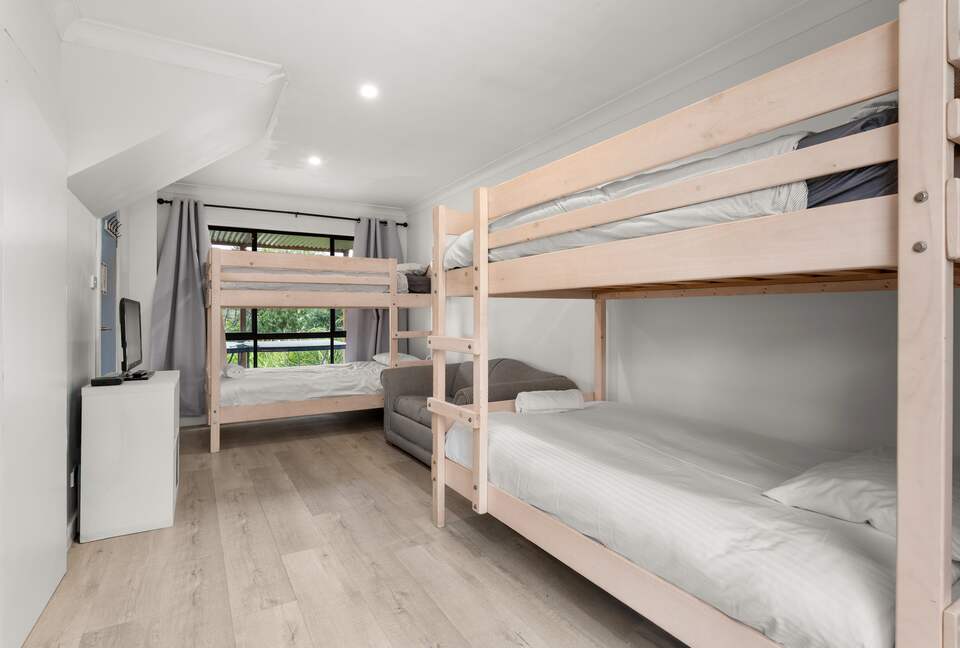 Beach House on the South Coast - Manyana, Australia