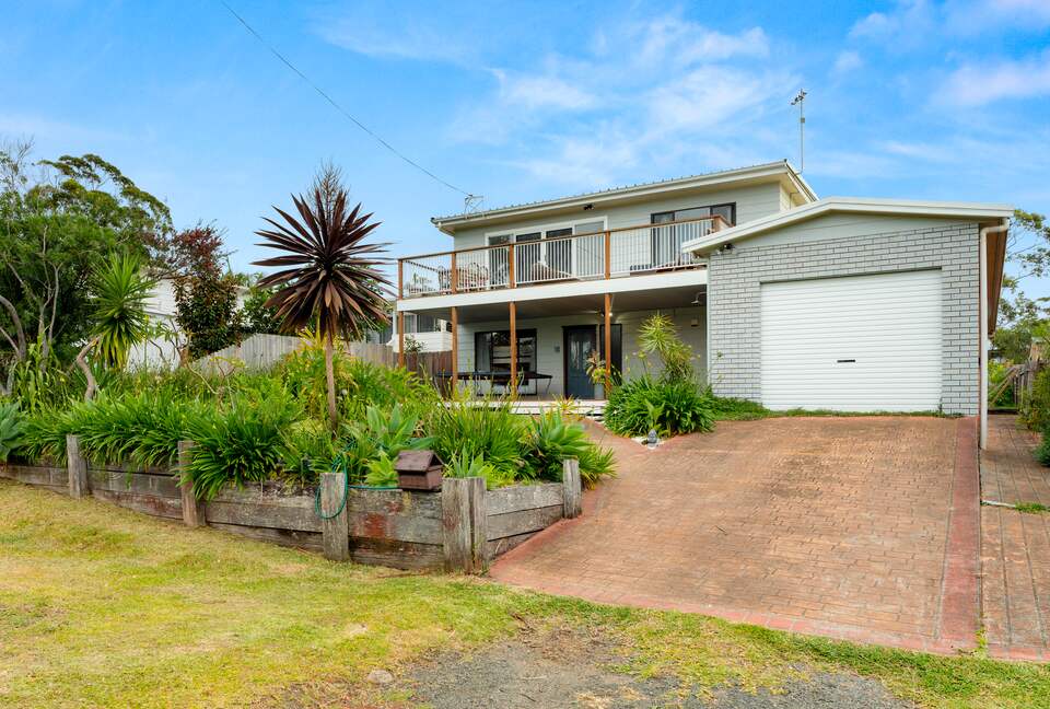 Beach House on the South Coast - Manyana, Australia