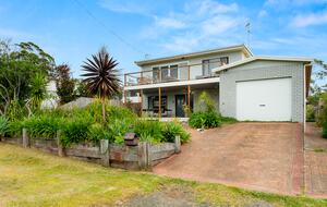 Beach House on the South Coast - Manyana, Australia