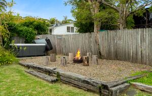 Beach House on the South Coast - Manyana, Australia