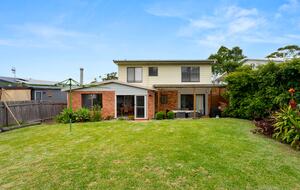 Beach House on the South Coast - Manyana, Australia