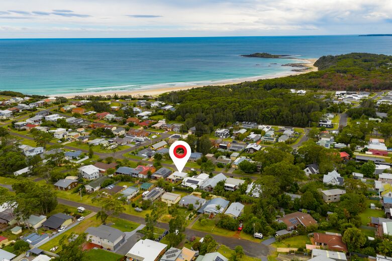 Beach House on the South Coast - Manyana, Australia
