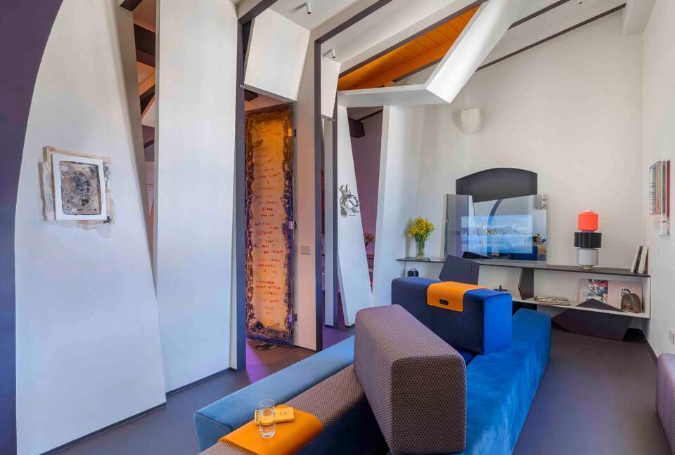 An Artistic Residence in a Historic Palazzo - Altamura, Italy