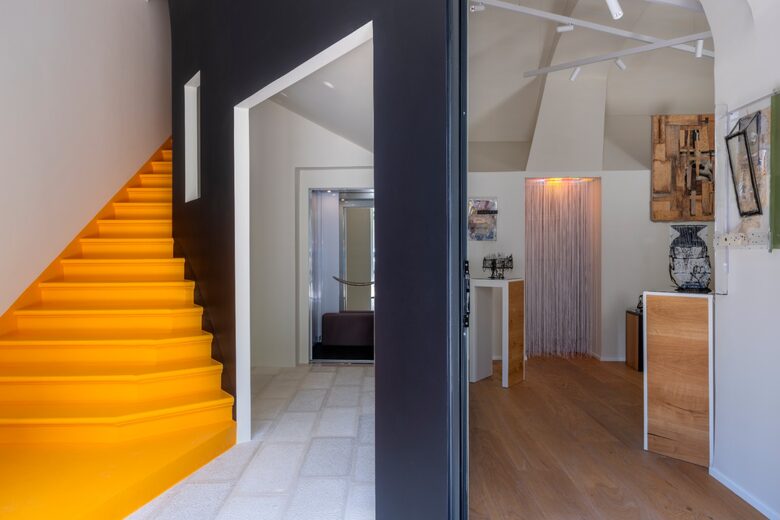 An Artistic Residence in a Historic Palazzo - Altamura, Italy