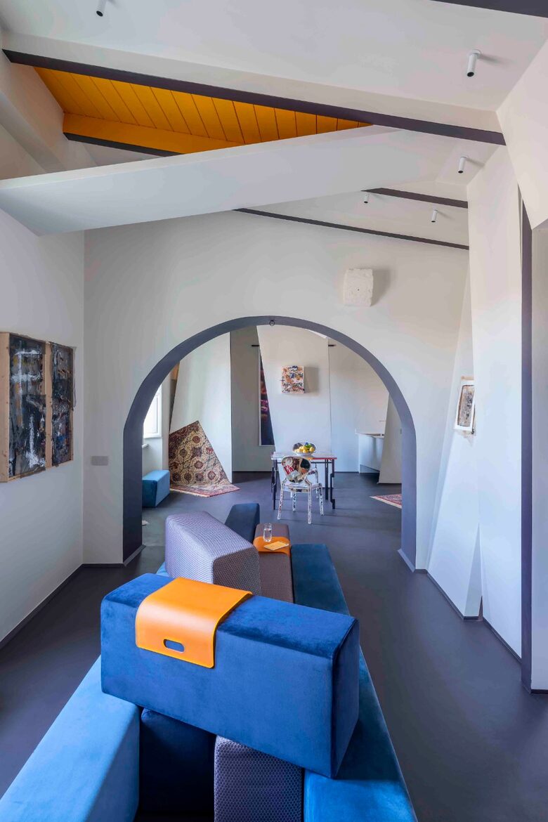 An Artistic Residence in a Historic Palazzo - Altamura, Italy