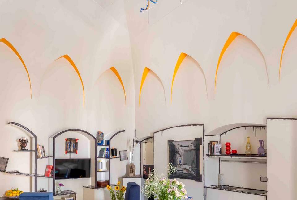 An Artistic Residence in a Historic Palazzo - Altamura, Italy
