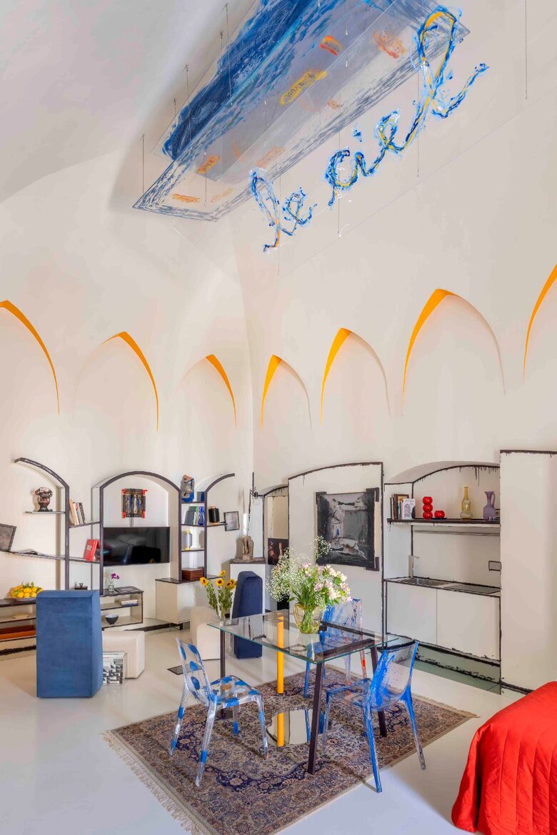 An Artistic Residence in a Historic Palazzo - Altamura, Italy