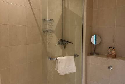 An Exceptional Chelsea Residence with Rooftop Terrace - London, United Kingdom