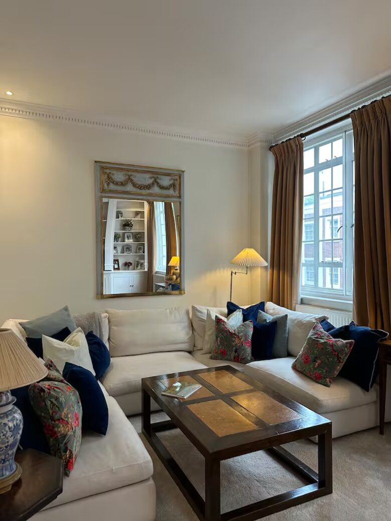 An Exceptional Chelsea Residence with Rooftop Terrace - London, United Kingdom