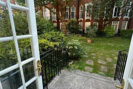 An Exceptional Chelsea Residence with Rooftop Terrace - London, United Kingdom