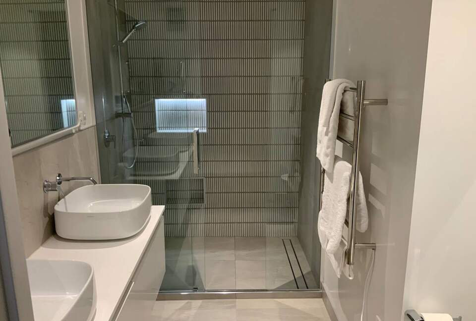 Stylish Three-Bedroom Retreat Moments from Lake Wānaka - Wānaka, New Zealand