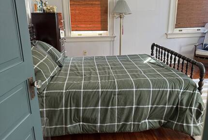 Elegant Charleston Retreat in the Historic District - Charleston, South Carolina