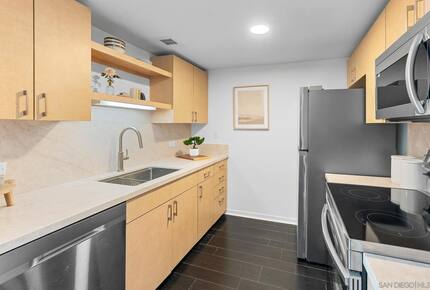 Quiet City View Retreat in the Heart of Little Italy - San Diego, California