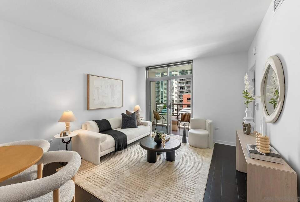 Quiet City View Retreat in the Heart of Little Italy - San Diego, California