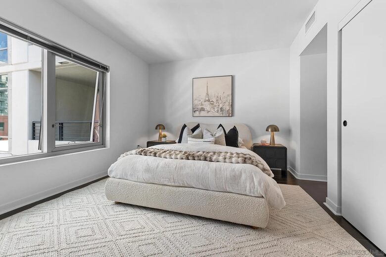 Quiet City View Retreat in the Heart of Little Italy - San Diego, California