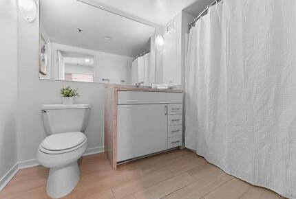 Quiet City View Retreat in the Heart of Little Italy - San Diego, California