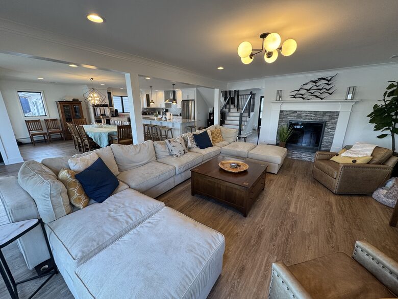 Waterfront Coastal Retreat on Barnegat Bay - Brick, New Jersey