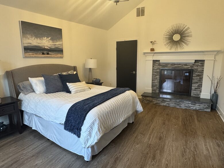 Waterfront Coastal Retreat on Barnegat Bay - Brick, New Jersey