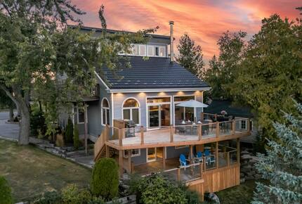 Kawartha Luxury Waterfront Home with Live-In Boathouse! - Fenelon Falls, Canada