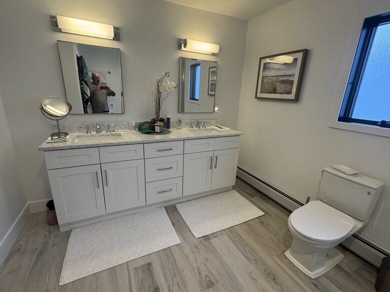 Waterfront Coastal Retreat on Barnegat Bay - Brick, New Jersey