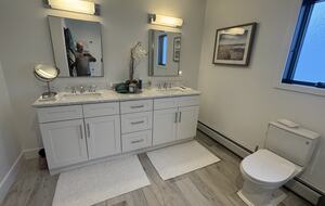 Waterfront Coastal Retreat on Barnegat Bay - Brick, New Jersey