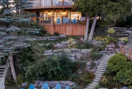 Kawartha Luxury Waterfront Home with Live-In Boathouse! - Fenelon Falls, Canada
