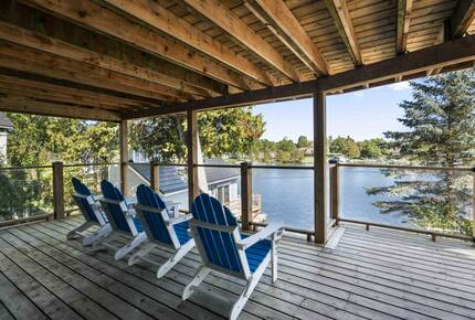 Kawartha Luxury Waterfront Home with Live-In Boathouse! - Fenelon Falls, Canada
