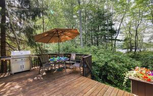 Private Sandy Beach Home on Lake Naomi - Pocono Pines, Pennsylvania