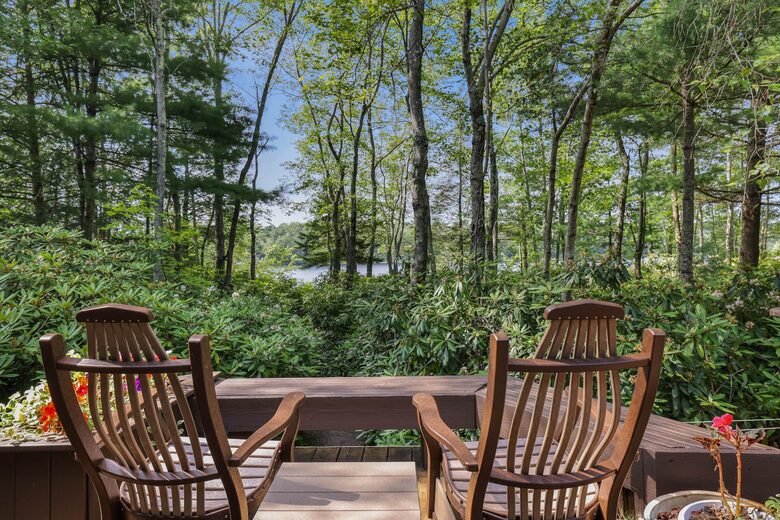 Private Sandy Beach Home on Lake Naomi - Pocono Pines, Pennsylvania