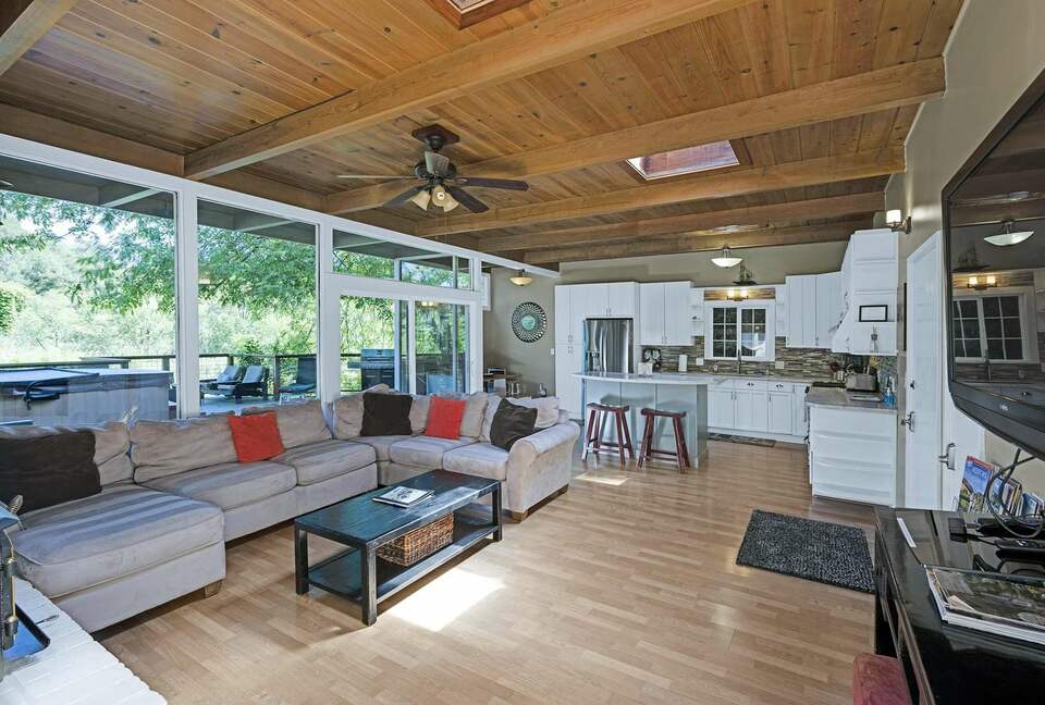 River View Lodge on the Russian River - Healdsburg, California