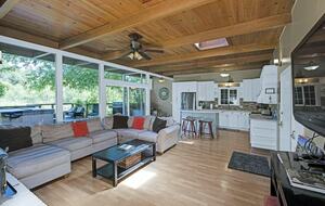 River View Lodge on the Russian River - Healdsburg, California