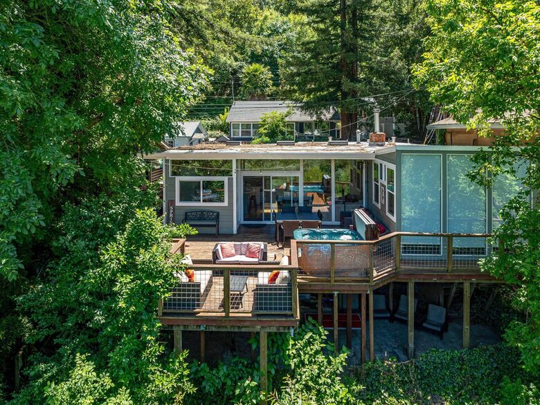 River View Lodge on the Russian River - Healdsburg, California