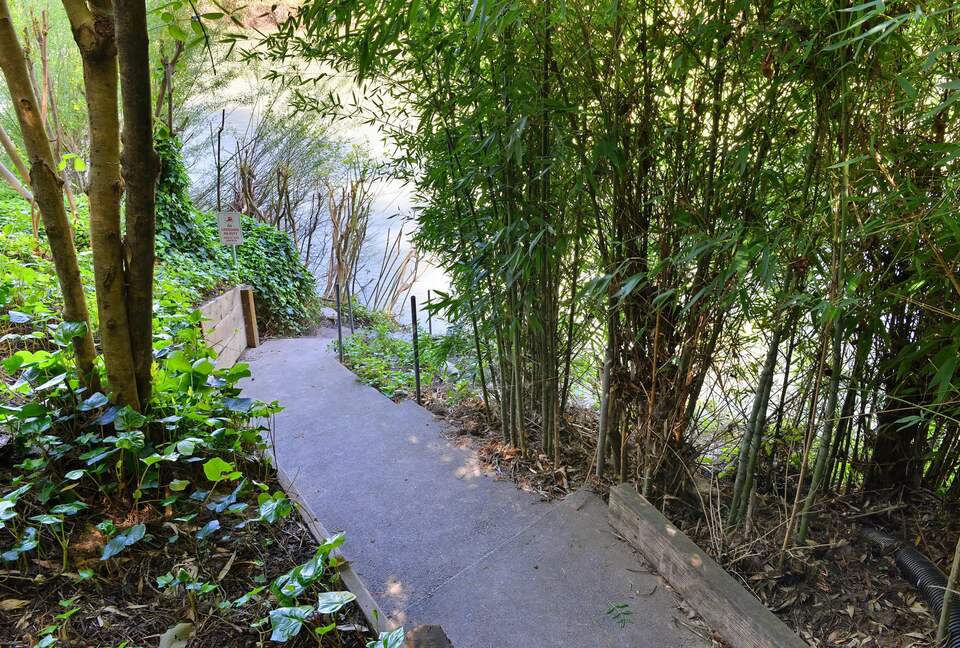 River View Lodge on the Russian River - Healdsburg, California