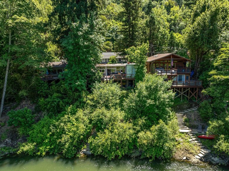 River View Lodge on the Russian River - Healdsburg, California