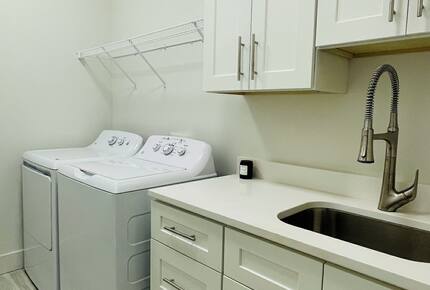 Modern Grant Park Townhouse with BeltLine Access & Private Balconies - Atlanta, Georgia