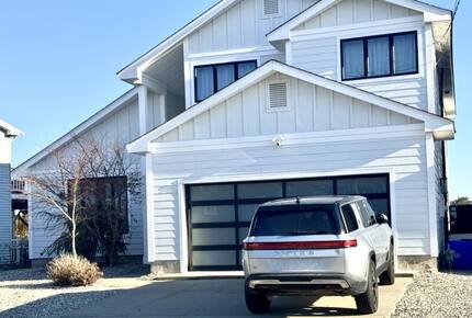 Waterfront Coastal Retreat on Barnegat Bay - Brick, New Jersey