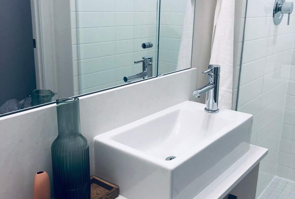 Downtown Toronto Studio with Balcony - Toronto, Canada