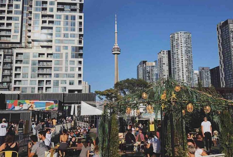 Downtown Toronto Studio with Balcony - Toronto, Canada