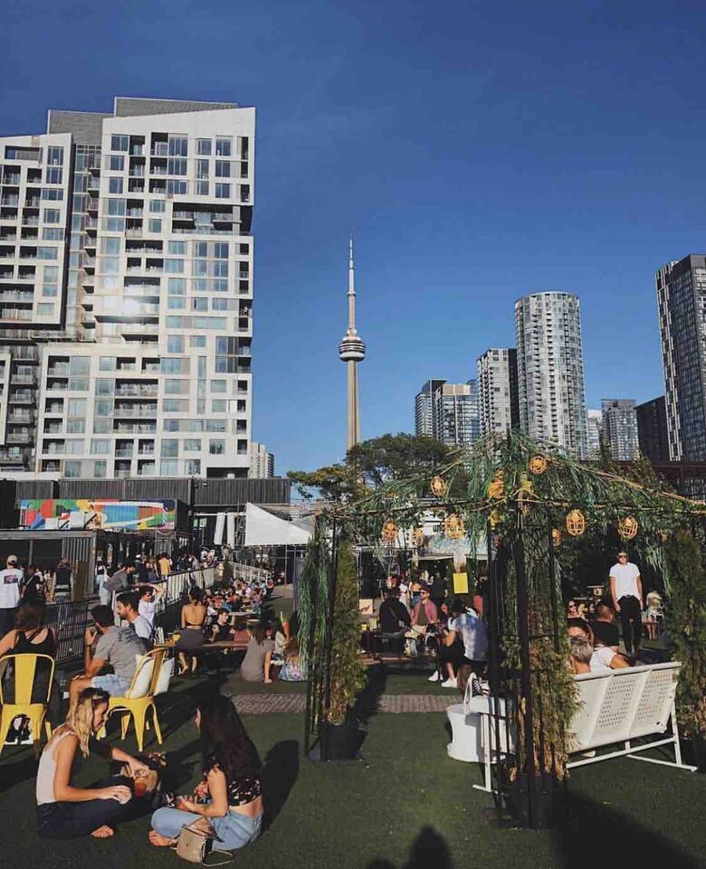 Downtown Toronto Studio with Balcony - Toronto, Canada