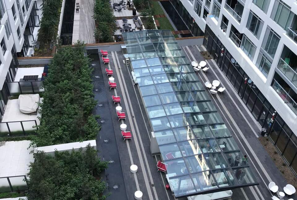Downtown Toronto Studio with Balcony - Toronto, Canada